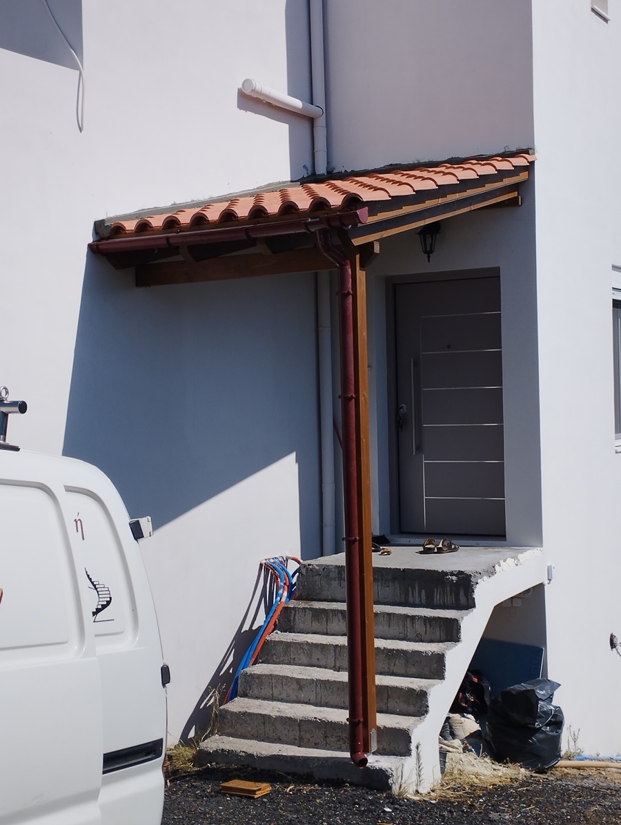 anamourlou_ksilini_pergkola_eisodou